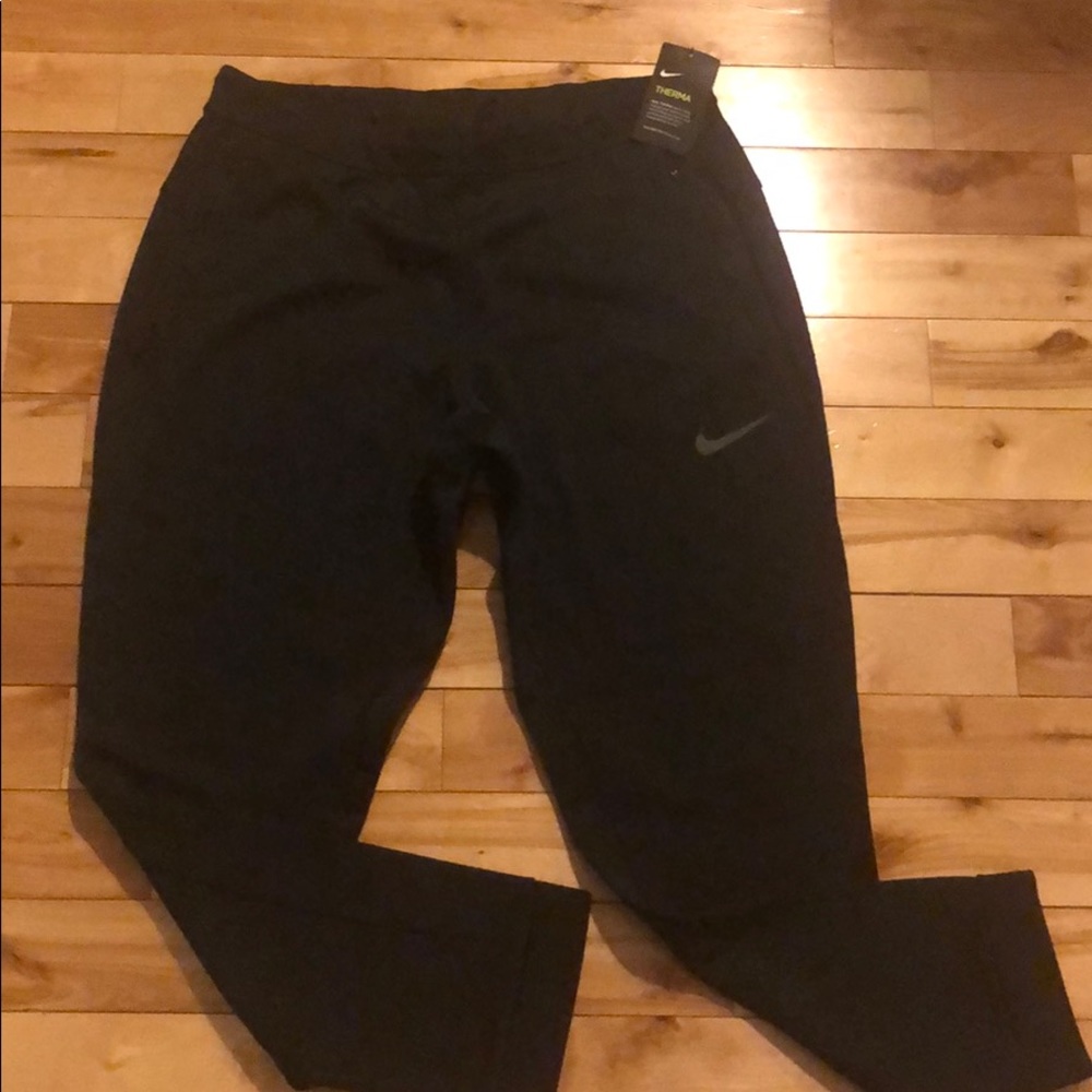 **NWOT** NIKE Therma Men’s XL Dri-Fit Pants